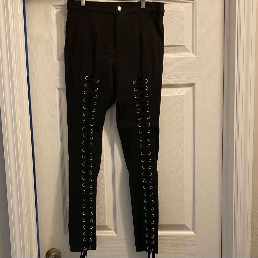 High waist, lace front pants